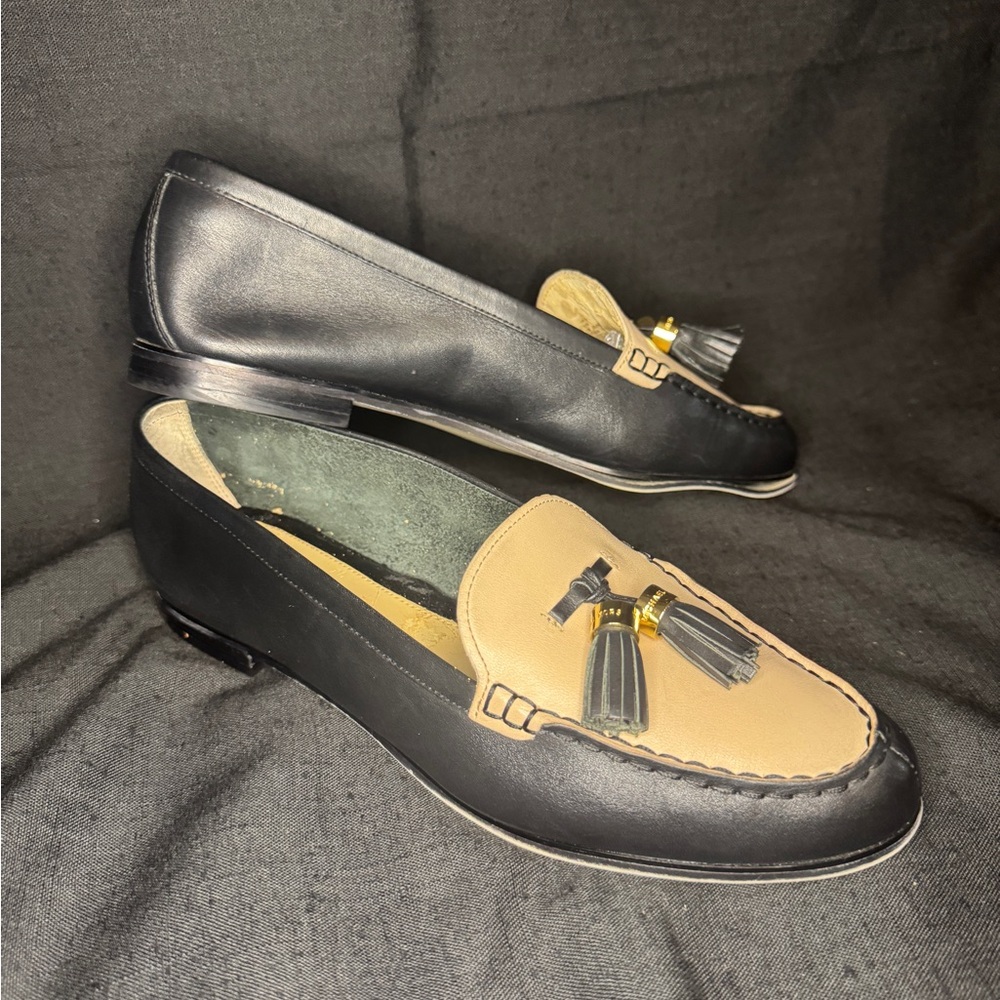 👞 Michael Kors Two-Tone Tassel Loafers – Size 9.5